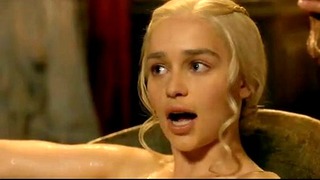 Emilia Clarke Game Of Thrones S03 E08